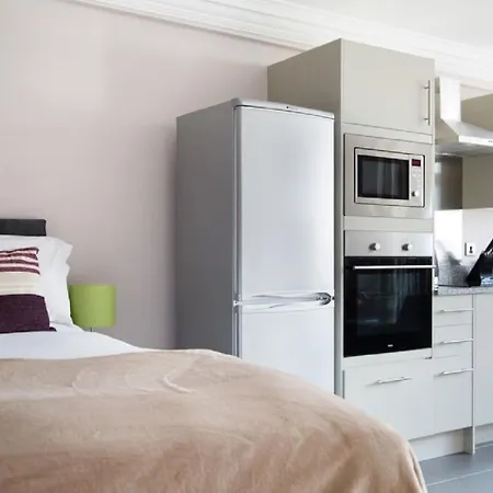 Lifestyle Luxury Serviced Apartamento 4*