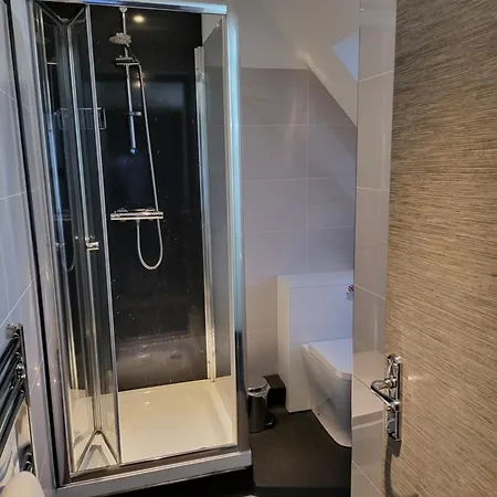 Harrogate Lifestyle Luxury Serviced Aparthotel Apartment 4*
