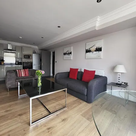Harrogate Lifestyle Luxury Serviced Aparthotel 4*