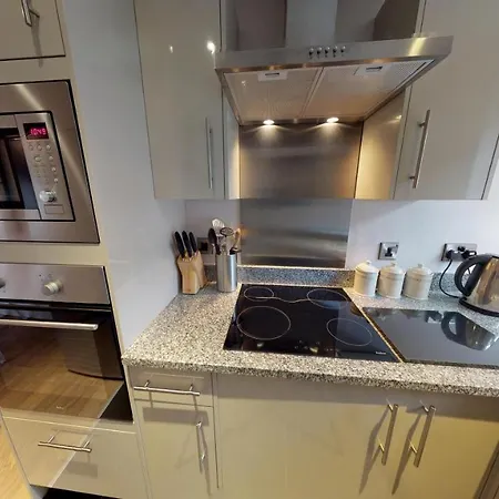 Harrogate Lifestyle Luxury Serviced Aparthotel Apartment 4*